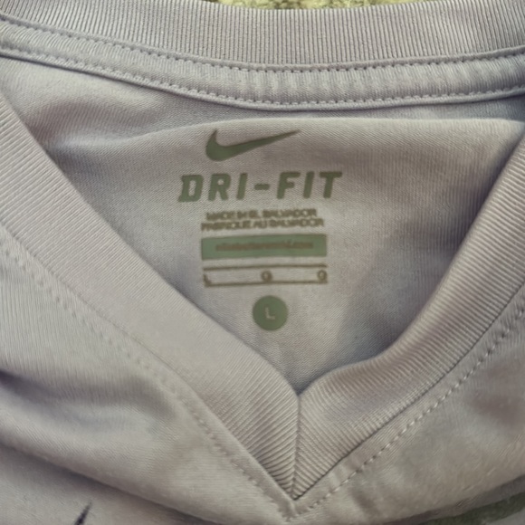 Nike - Picture 3 of 3